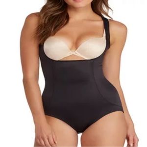 🍏 Miraclesuit Shapewear Back Magic Torsette BodyBriefer Black